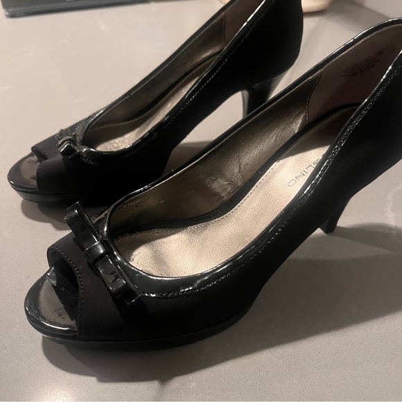 BANDOLINO Peep Toe Bow Platform Pumps in Black: Sz 7 - Picture 3 of 7